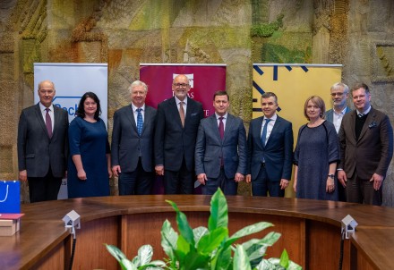 Cēsu novada pašvaldība noslēdz sadarbības memorandu par piebaldzēnu antropoloģisko izpēti