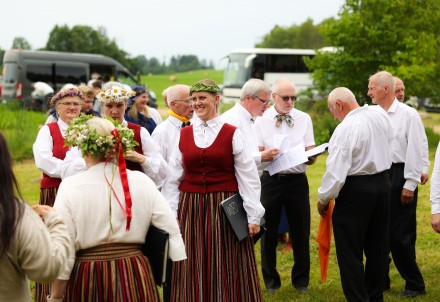 FOTOGALERIJA: "Diena mākslai" Skrāģu krogā